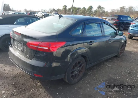 2016 Ford Focus Se z USA, uszkodzony, nr VIN 1FADP3F21GL240308